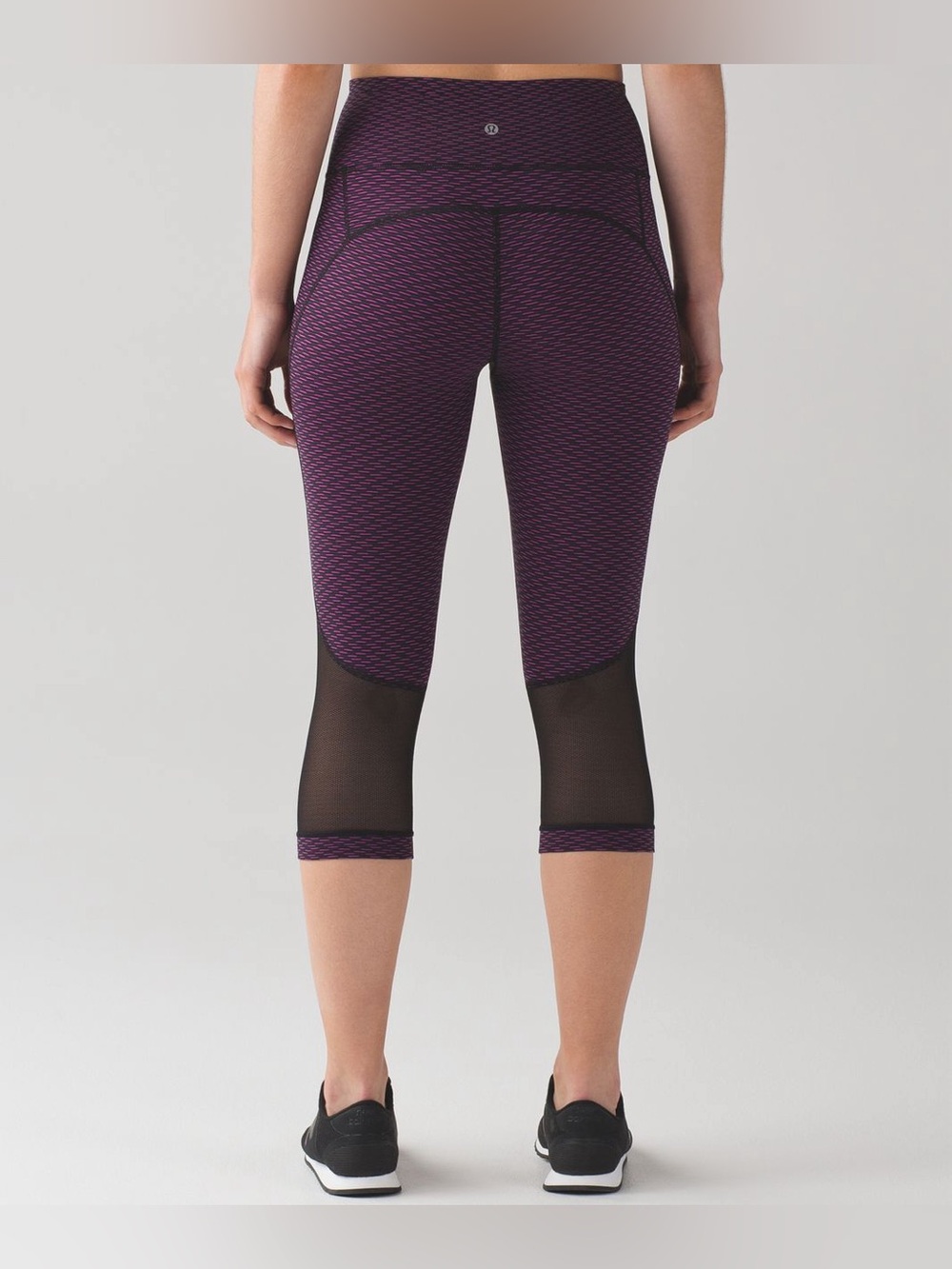 Lululemon Gear Up Crop (17")
Score Jacquard Black Polar Pink / Black